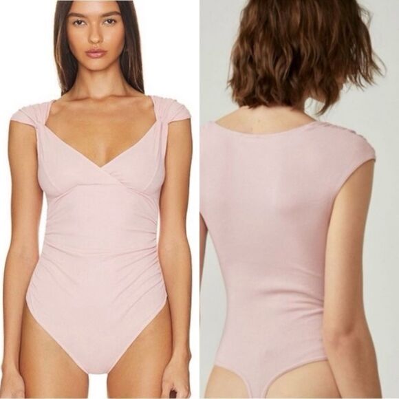 Free People NWT  Another Love Cap Sleeve Stretch Bodysuit Pink Size Large - Picture 1 of 9